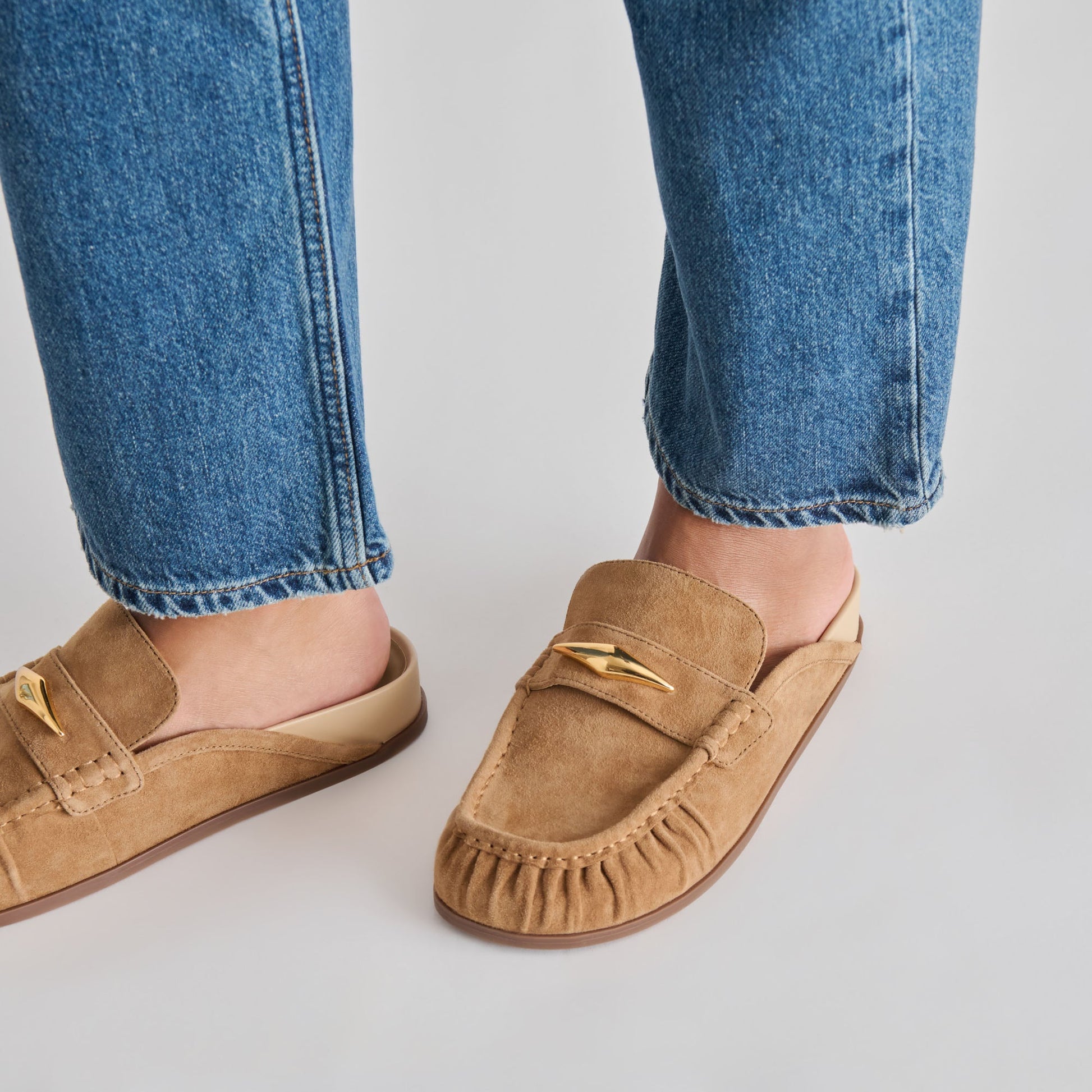 Jodero Lt Brown Suede Flats Dolce Vita