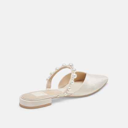 KANIKA PEARL FLATS VANILLA PEARLS Dolce Vita