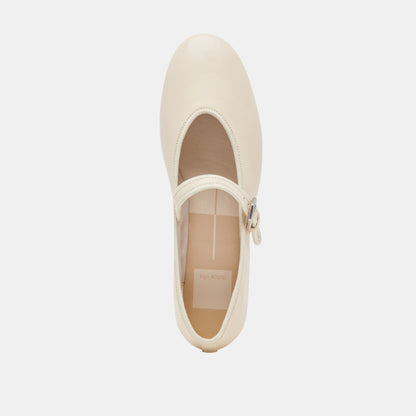 ROSLYN BALLET FLATS CREME LEATHER Dolce Vita