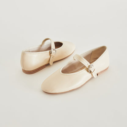 ROSLYN BALLET FLATS CREME LEATHER Dolce Vita