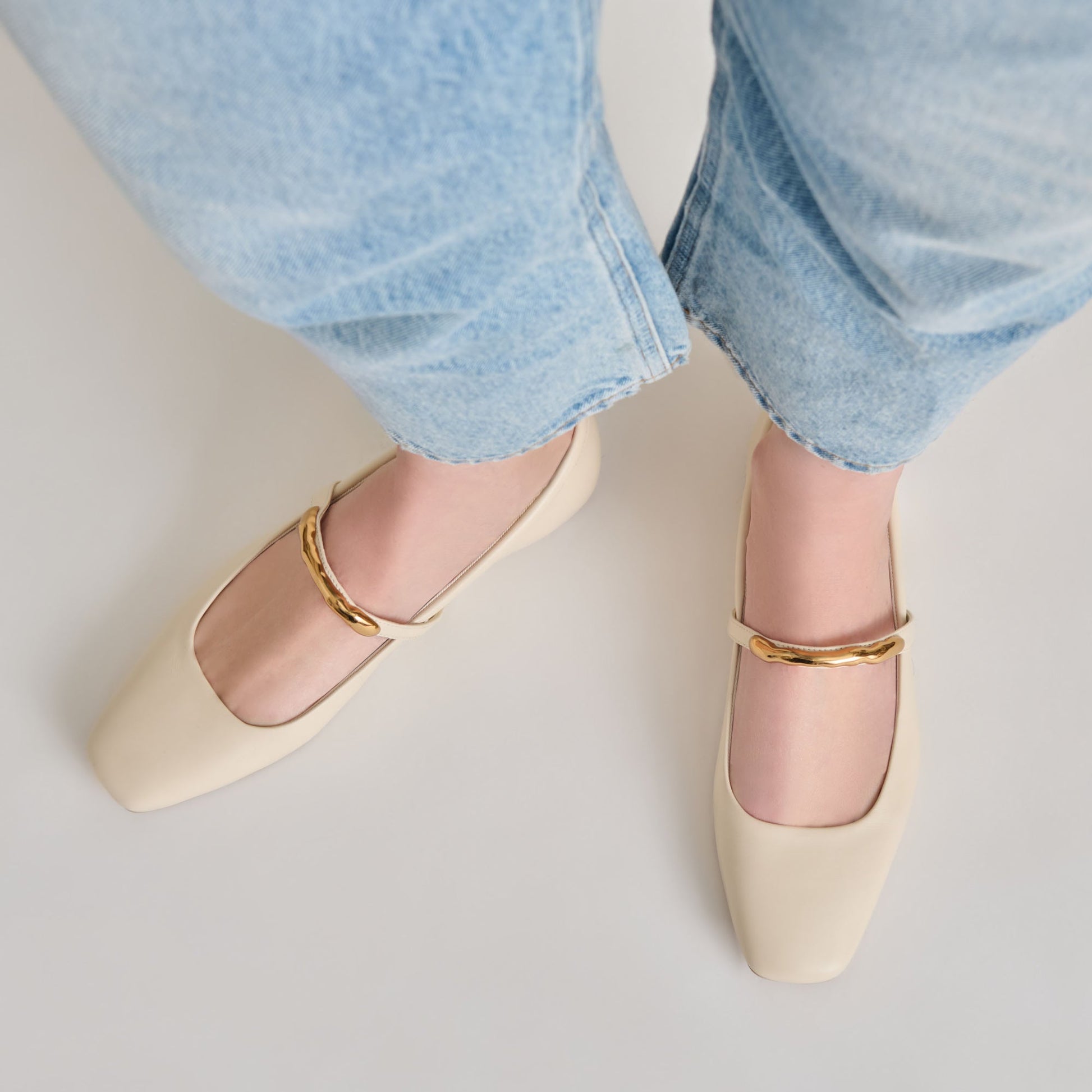 RADYA BALLET FLATS CREME LEATHER Dolce Vita