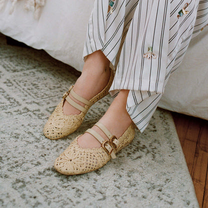 BAYLEE SUNFLOWER BALLET FLATS LT NATURAL MACRAME Dolce Vita