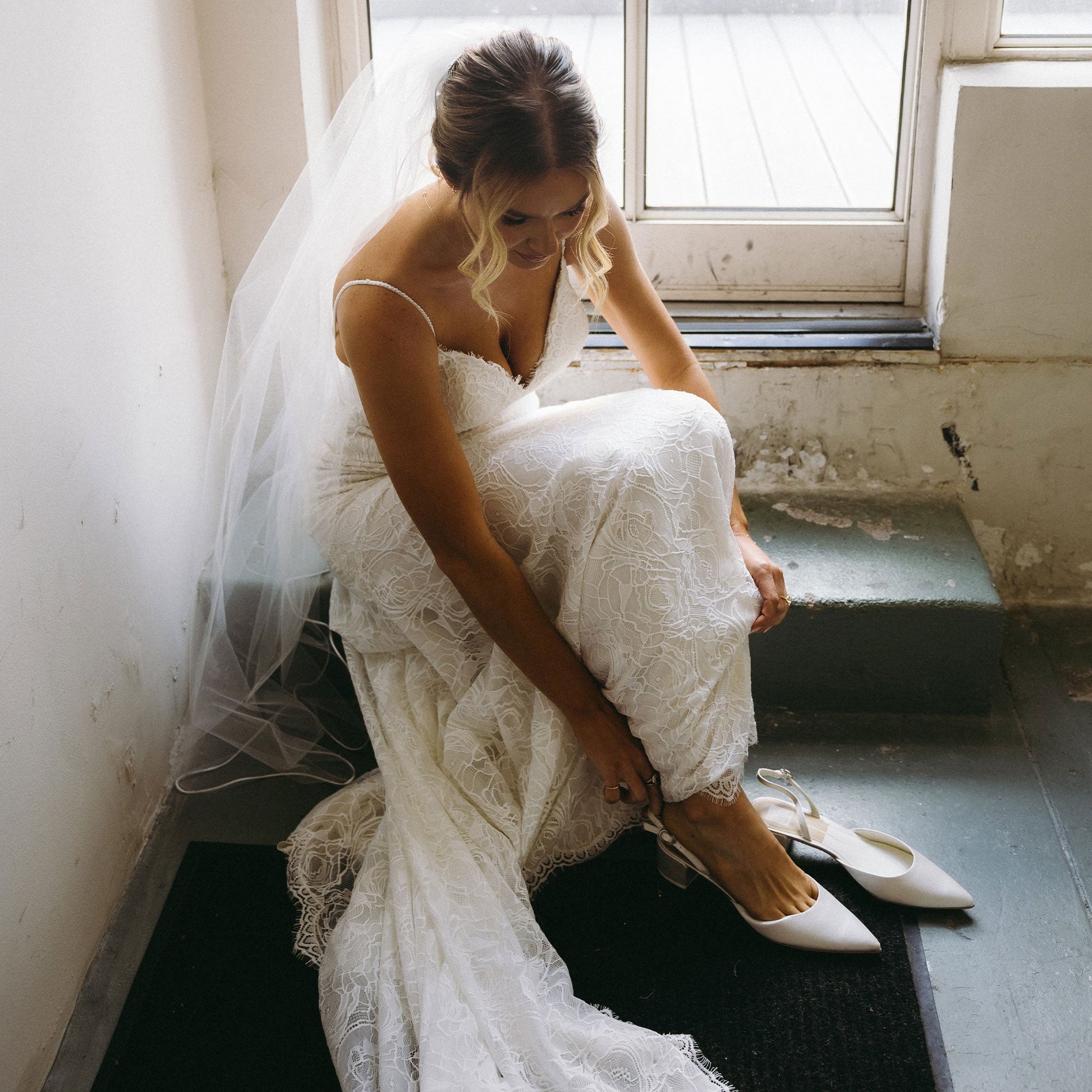 Carel Off White Satin Heels Dolce Vita