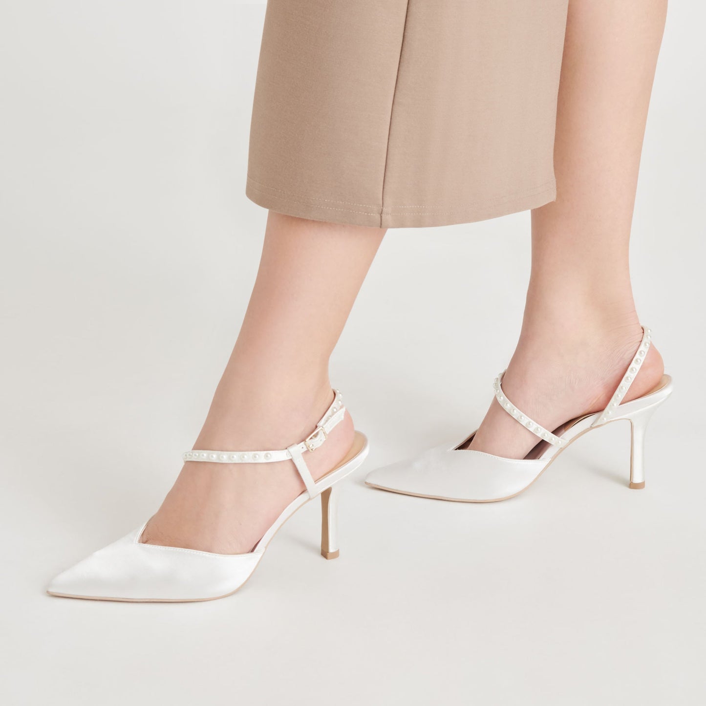 KAMRA PEARL HEELS TRUE WHITE SATIN Dolce Vita