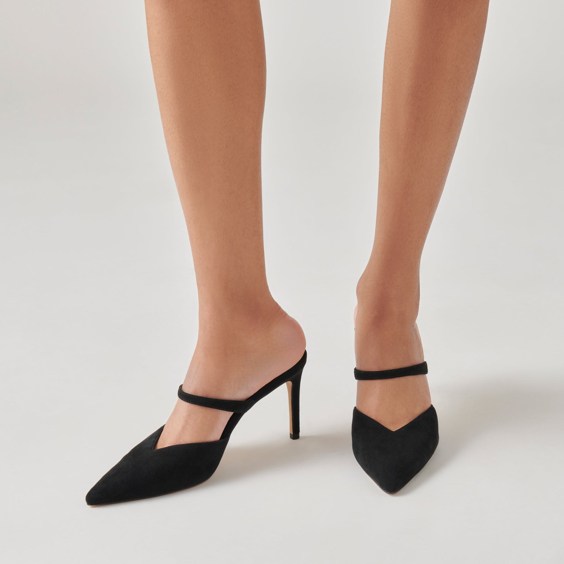 KANIKA HEELS ONYX SUEDE Dolce Vita