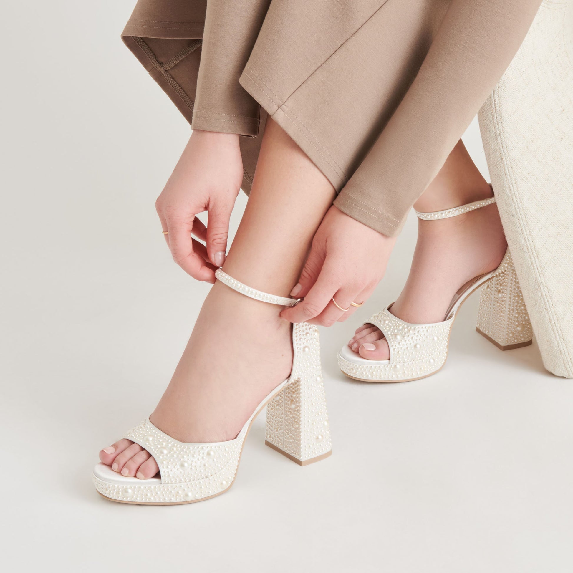 PANDRO PEARL HEELS TRUE WHITE SATIN Dolce Vita