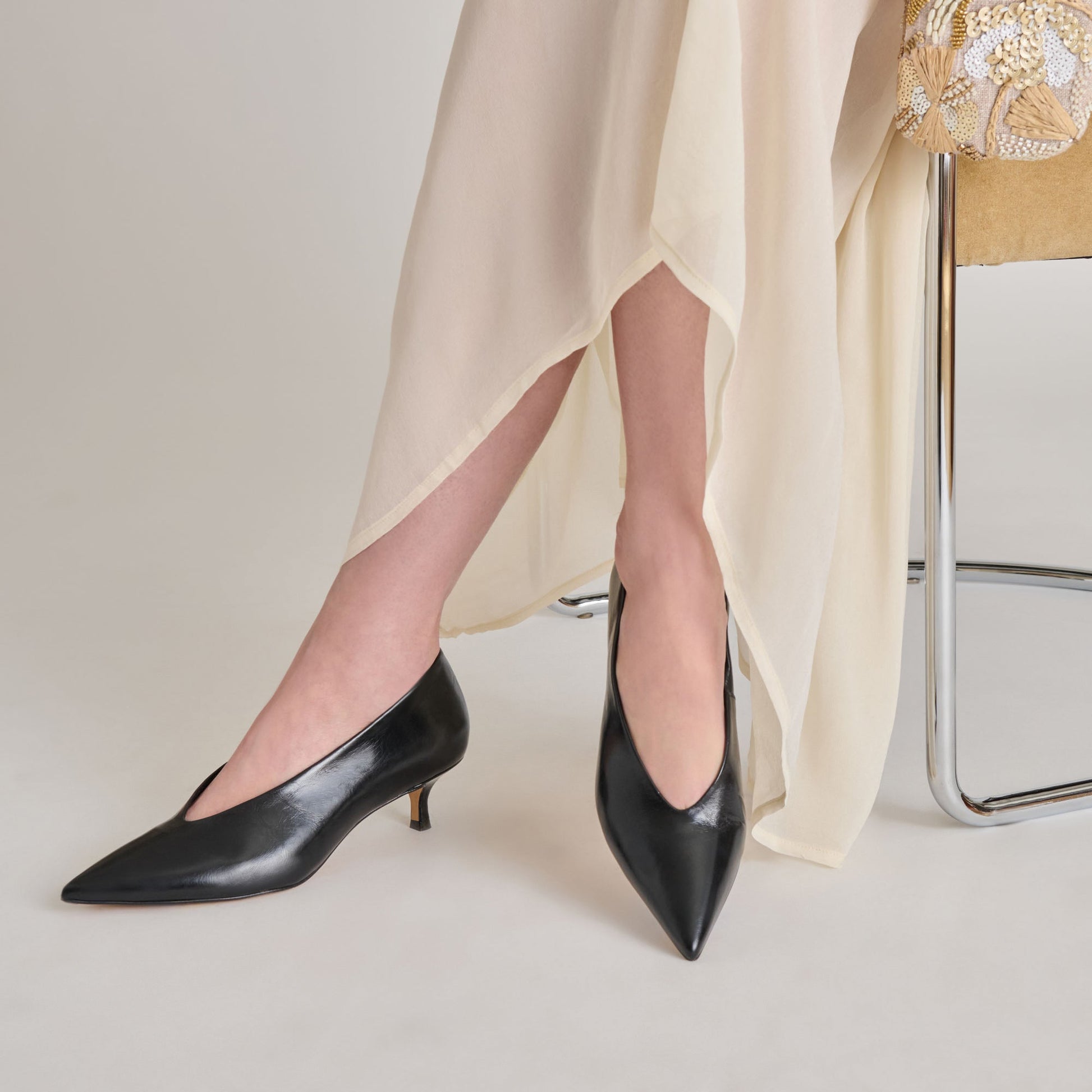 ALWYN HEELS MIDNIGHT CRINKLE PATENT Dolce Vita