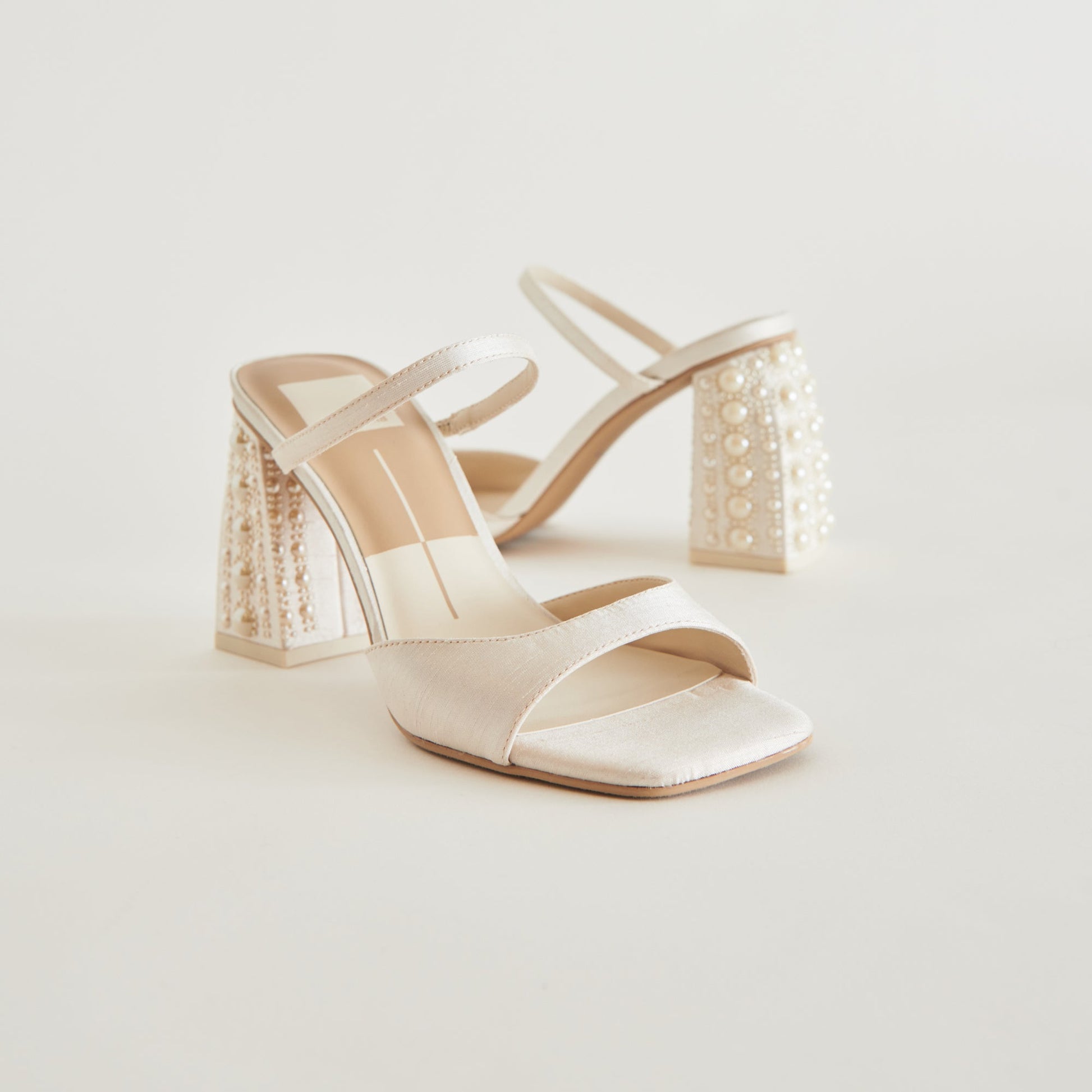 JEMMY PEARL HEELS VANILLA SILK Dolce Vita