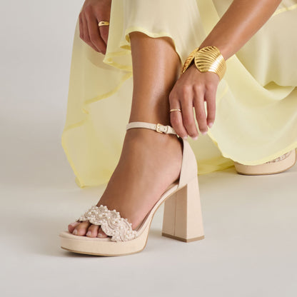 PELTIN PEARL HEELS VANILLA WOVEN RAFFIA Dolce Vita