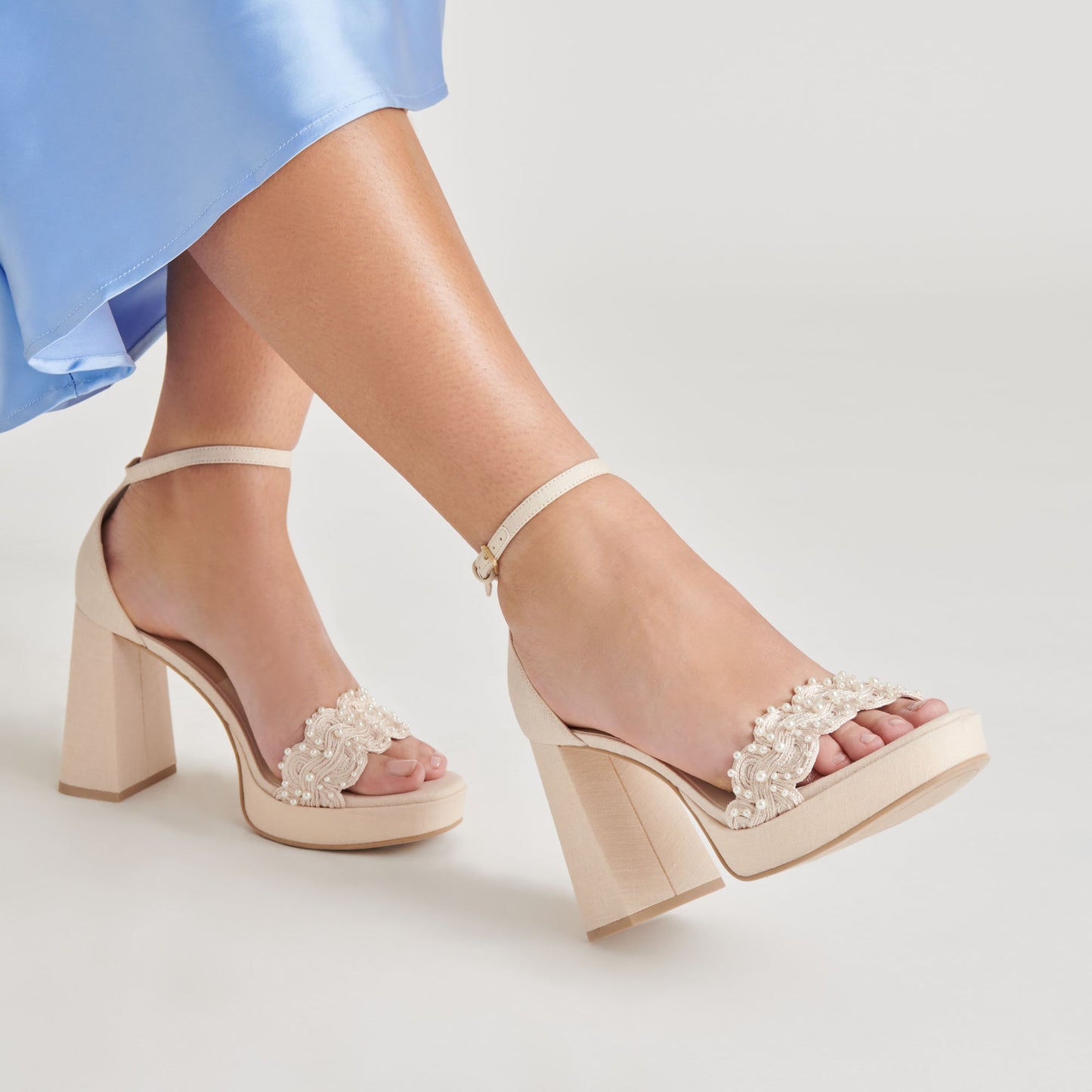 PELTIN PEARL HEELS VANILLA WOVEN RAFFIA Dolce Vita