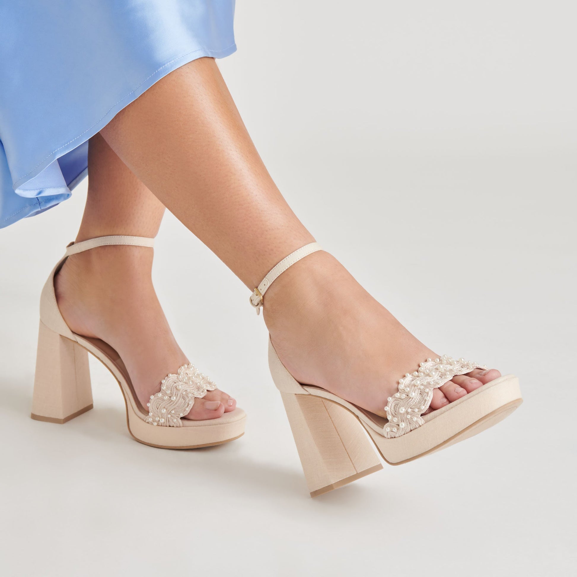 PELTIN PEARL HEELS VANILLA WOVEN RAFFIA Dolce Vita