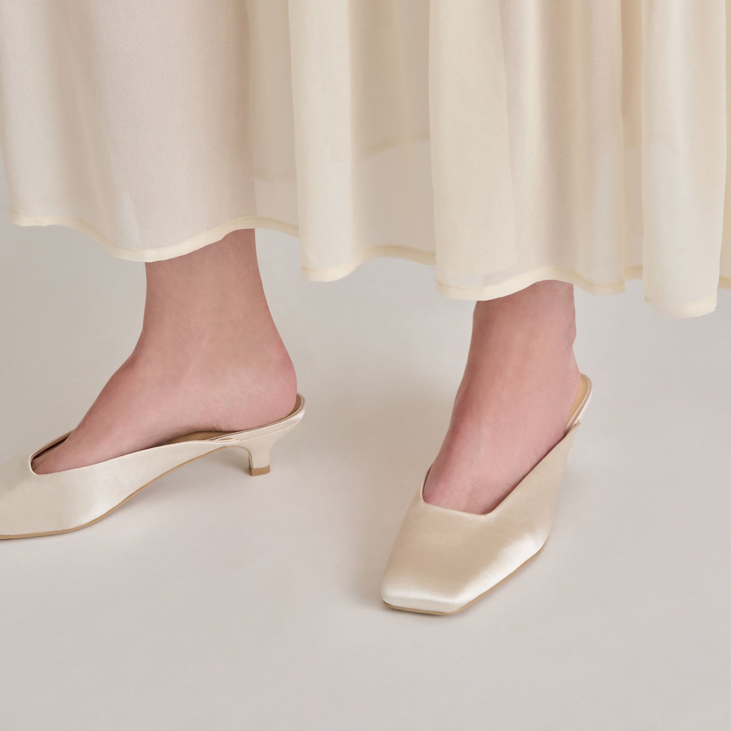 UMARA HEELS IVORY SATIN Dolce Vita
