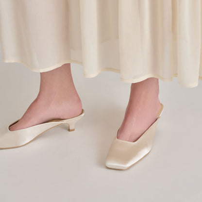 UMARA HEELS IVORY SATIN Dolce Vita