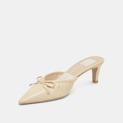 KAIRI MID HEELS LIGHT YELLOW CRINKLE PATENT Dolce Vita