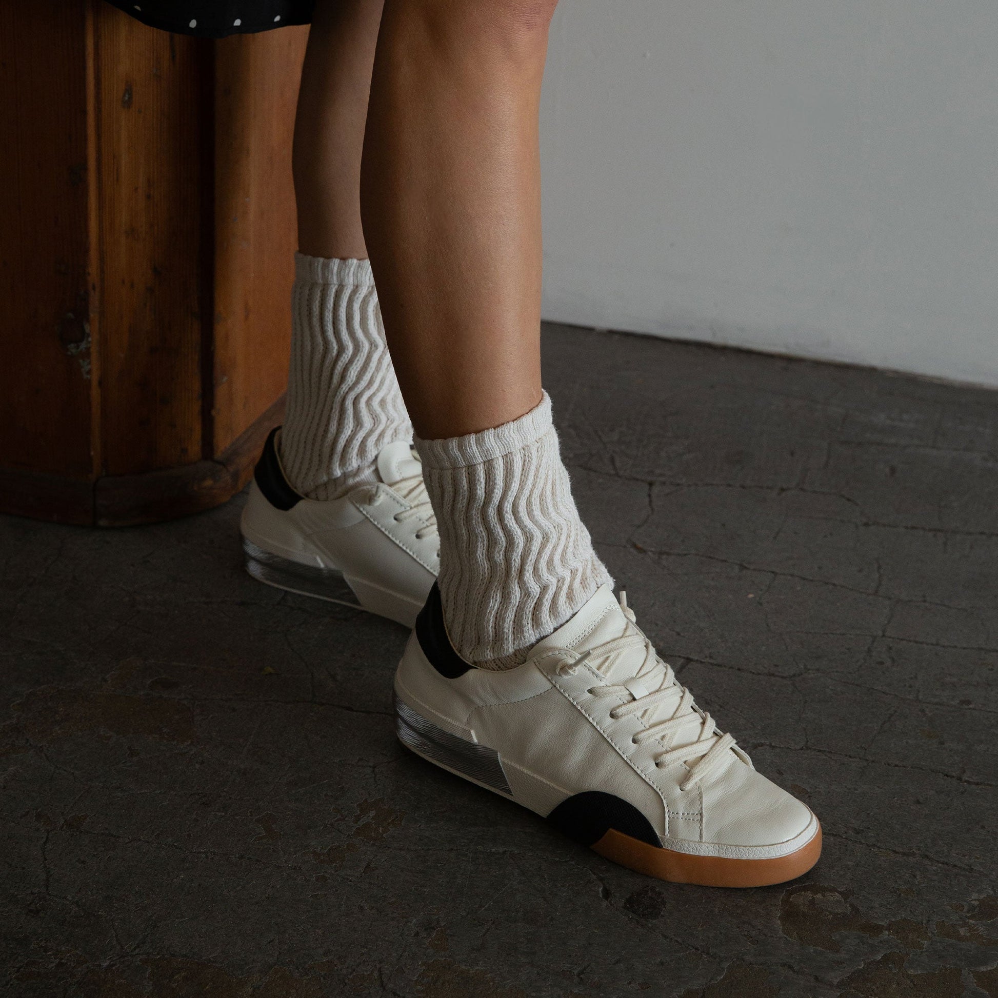 ZINA SNEAKERS WHITE BLACK LEATHER Dolce Vita