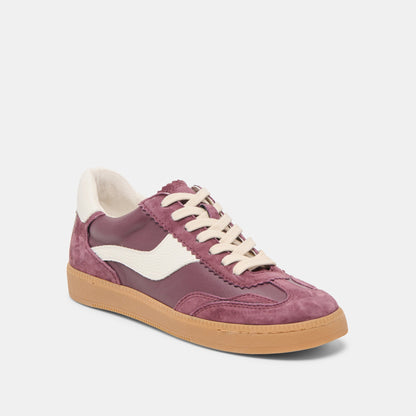 NOTICE SNEAKERS CRANBERRY SUEDE Dolce Vita