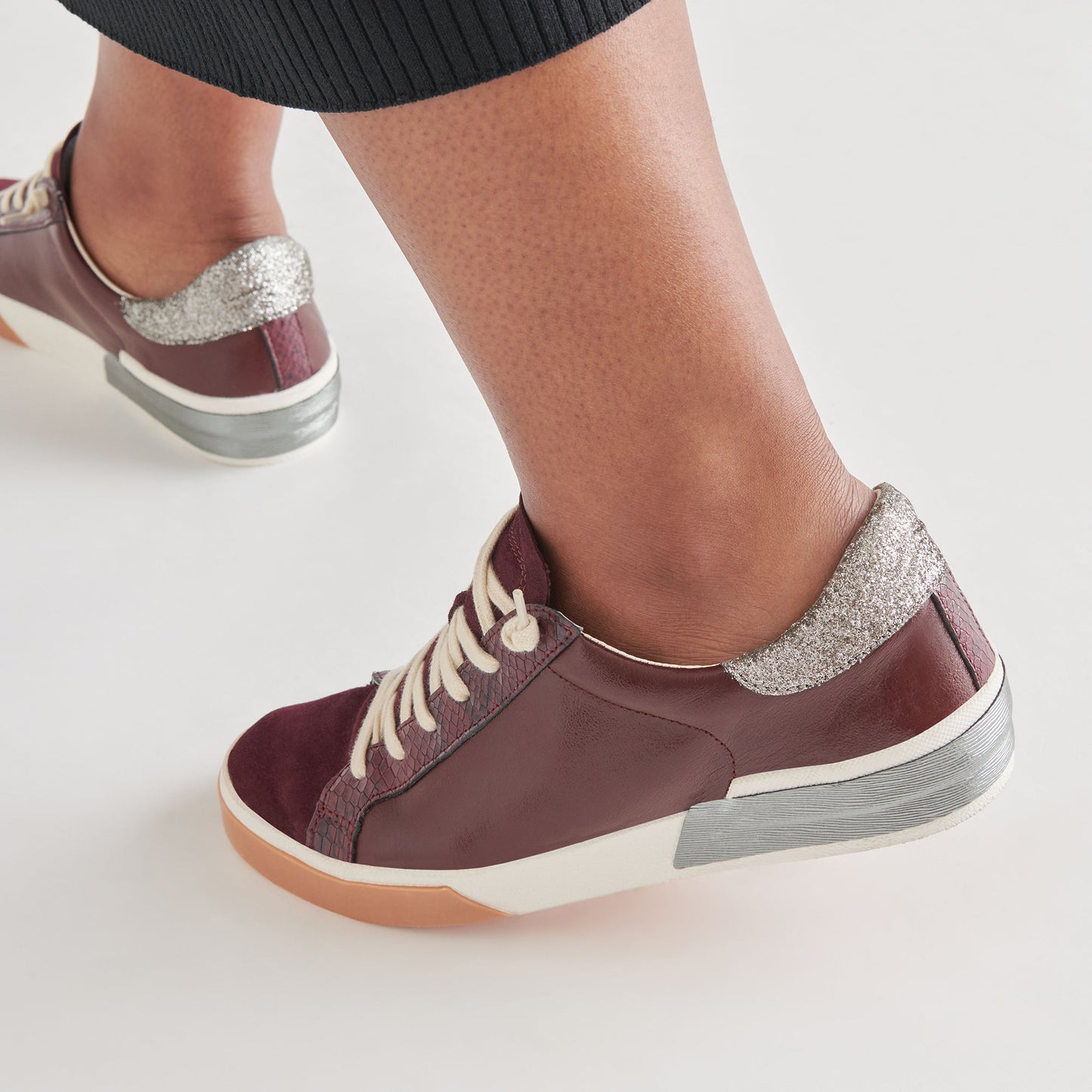ZINA SNEAKERS BURGUNDY CRINKLE PATENT Dolce Vita