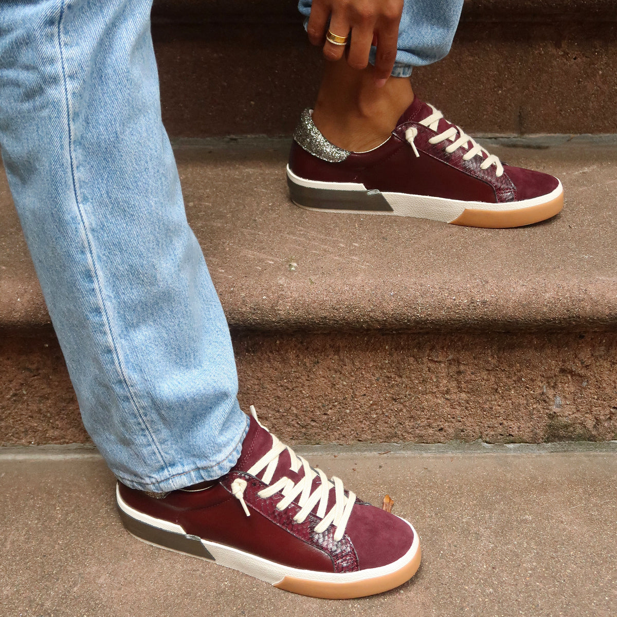 ZINA SNEAKERS BURGUNDY CRINKLE PATENT Dolce Vita