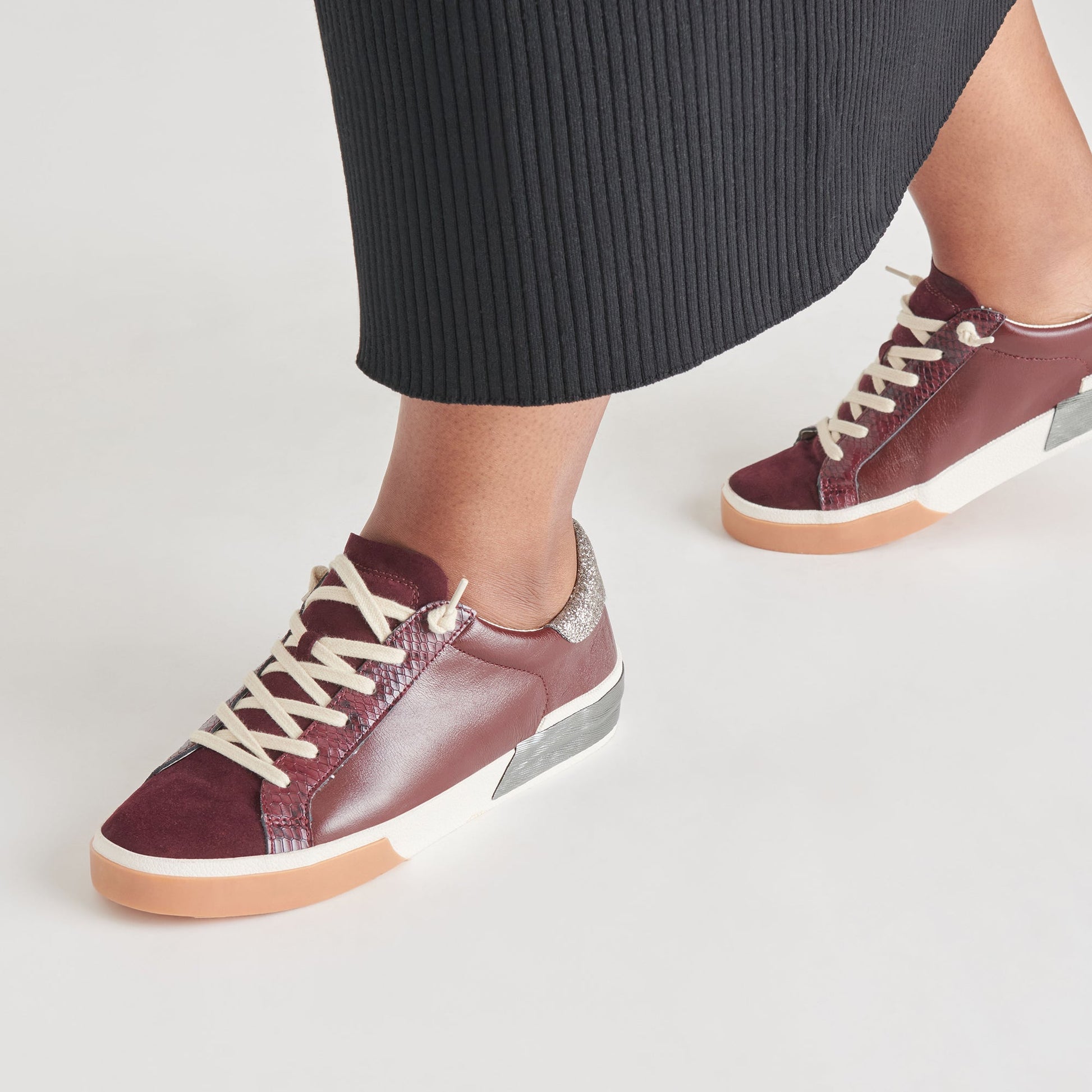 ZINA SNEAKERS BURGUNDY CRINKLE PATENT Dolce Vita