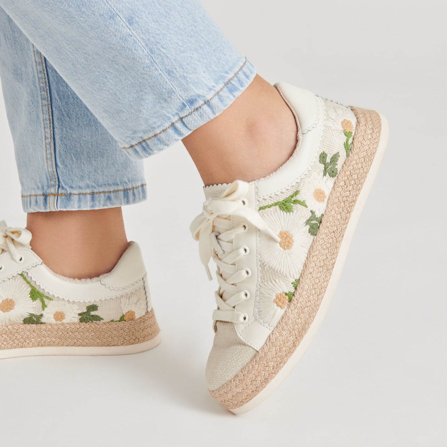 AZALIA SNEAKERS WHITE FLORAL RAFFIA Dolce Vita