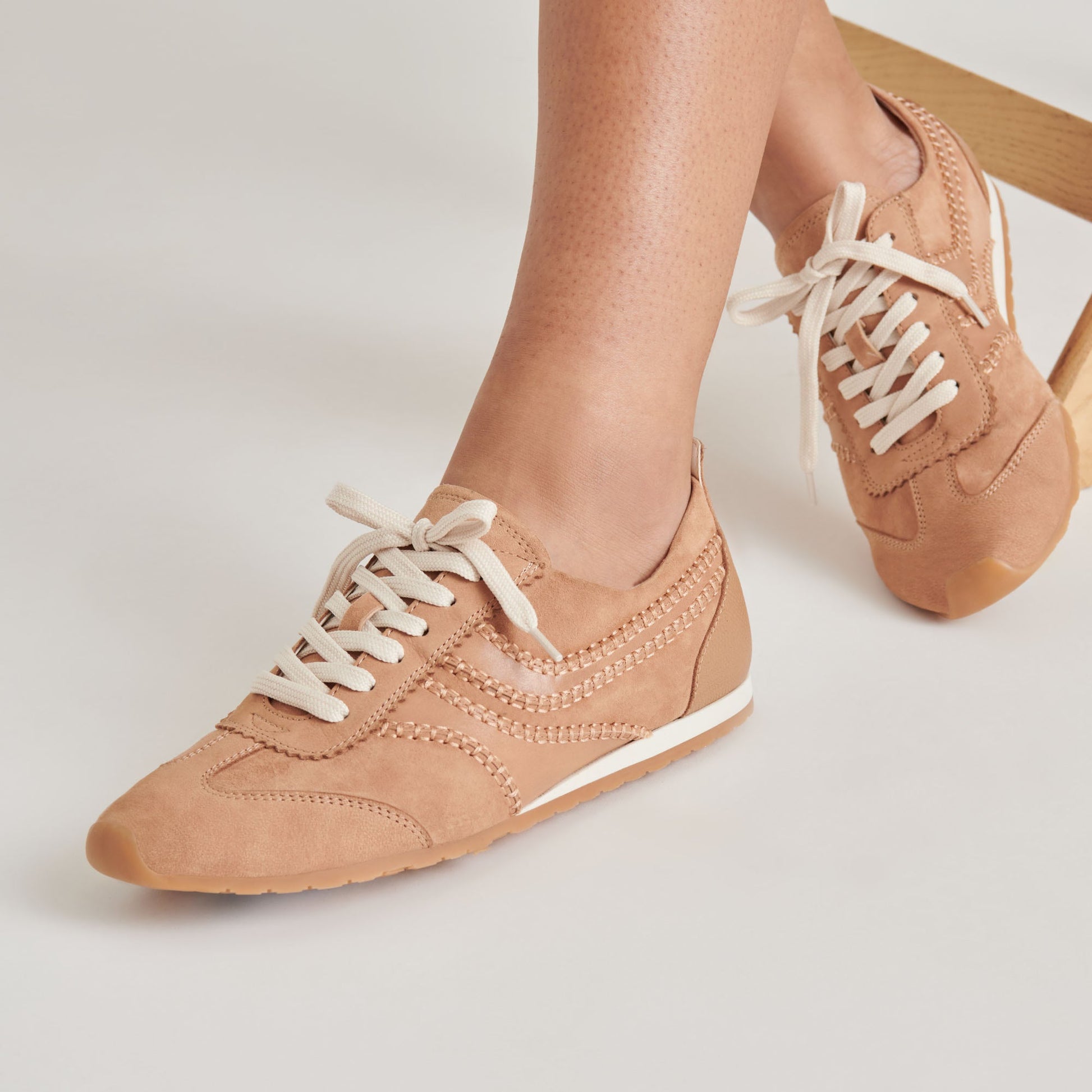 DELANY SNEAKERS TOFFEE NUBUCK Dolce Vita