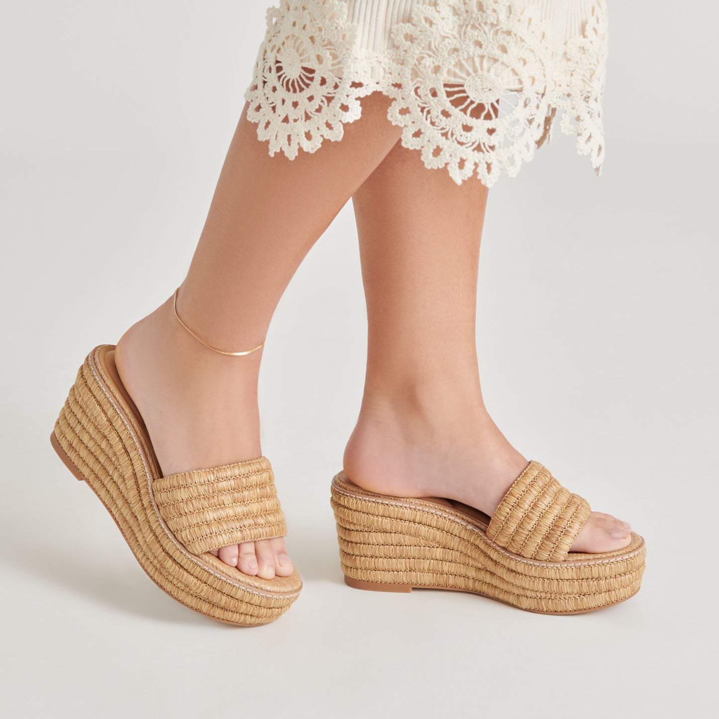 Throne Lt Natural Raffia Wedges Dolce Vita