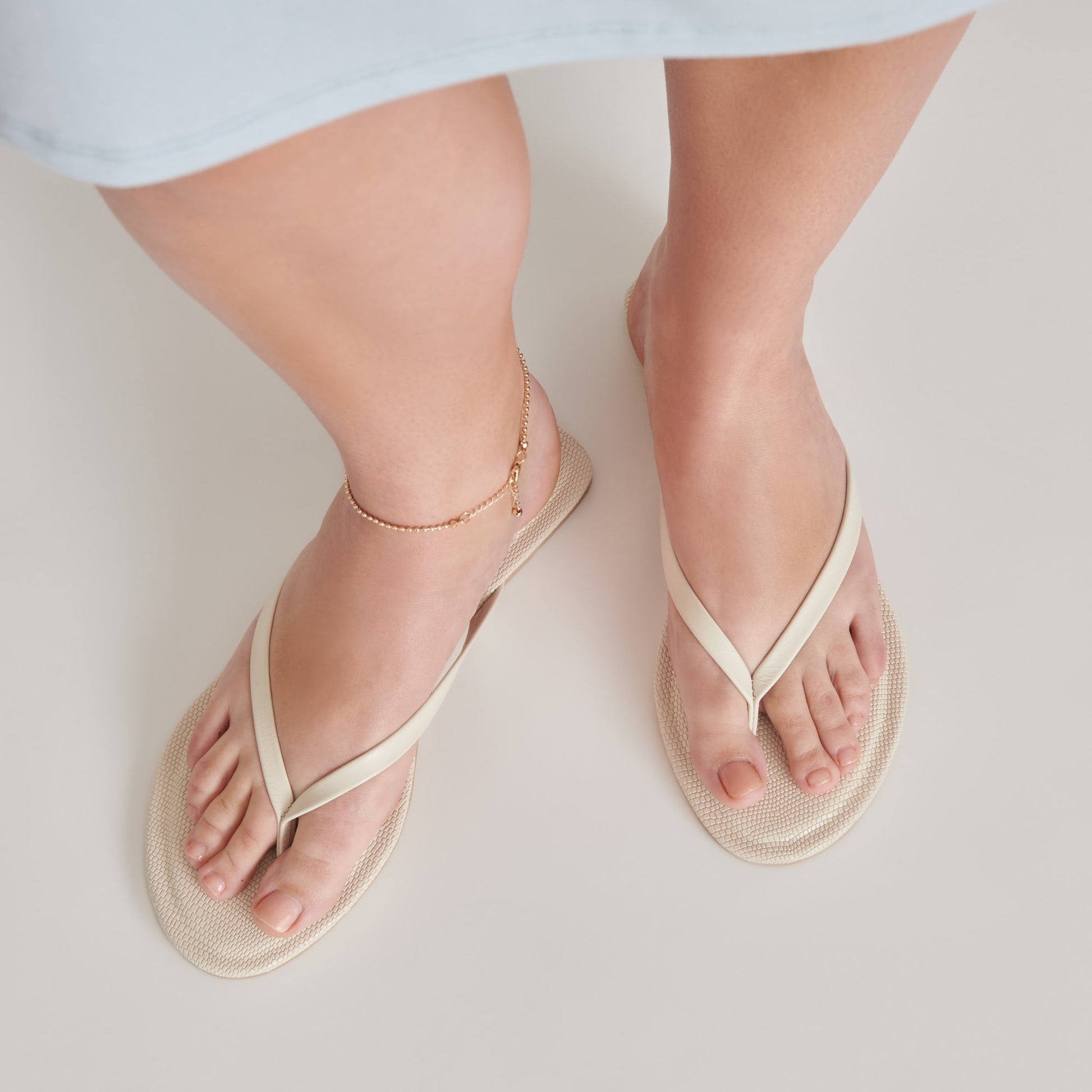 LAYNEY SANDALS IVORY LEATHER Dolce Vita