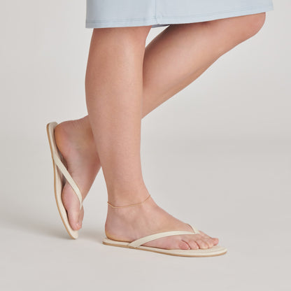 LAYNEY SANDALS IVORY LEATHER Dolce Vita