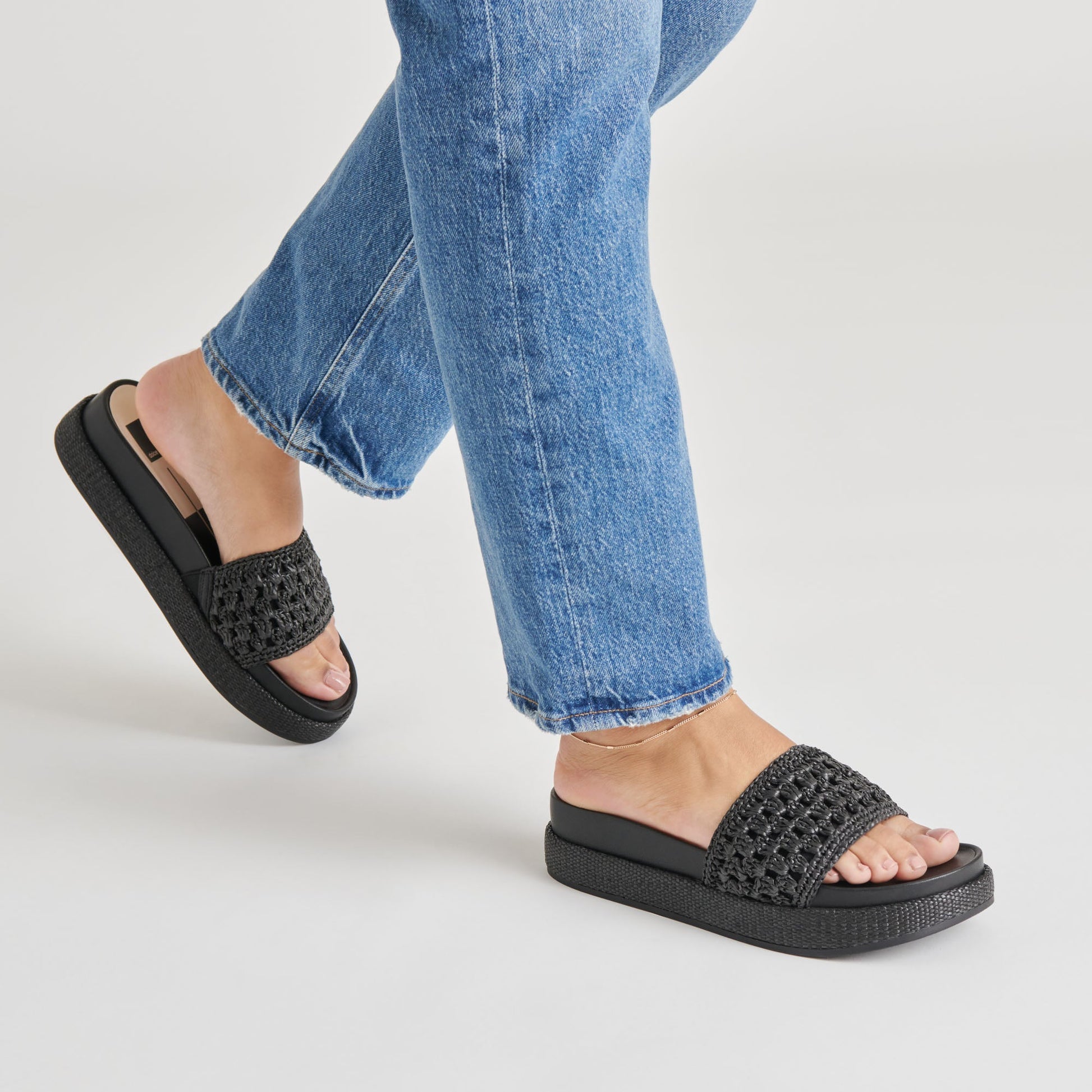 SIDONA SANDALS ONYX RAFFIA Dolce Vita