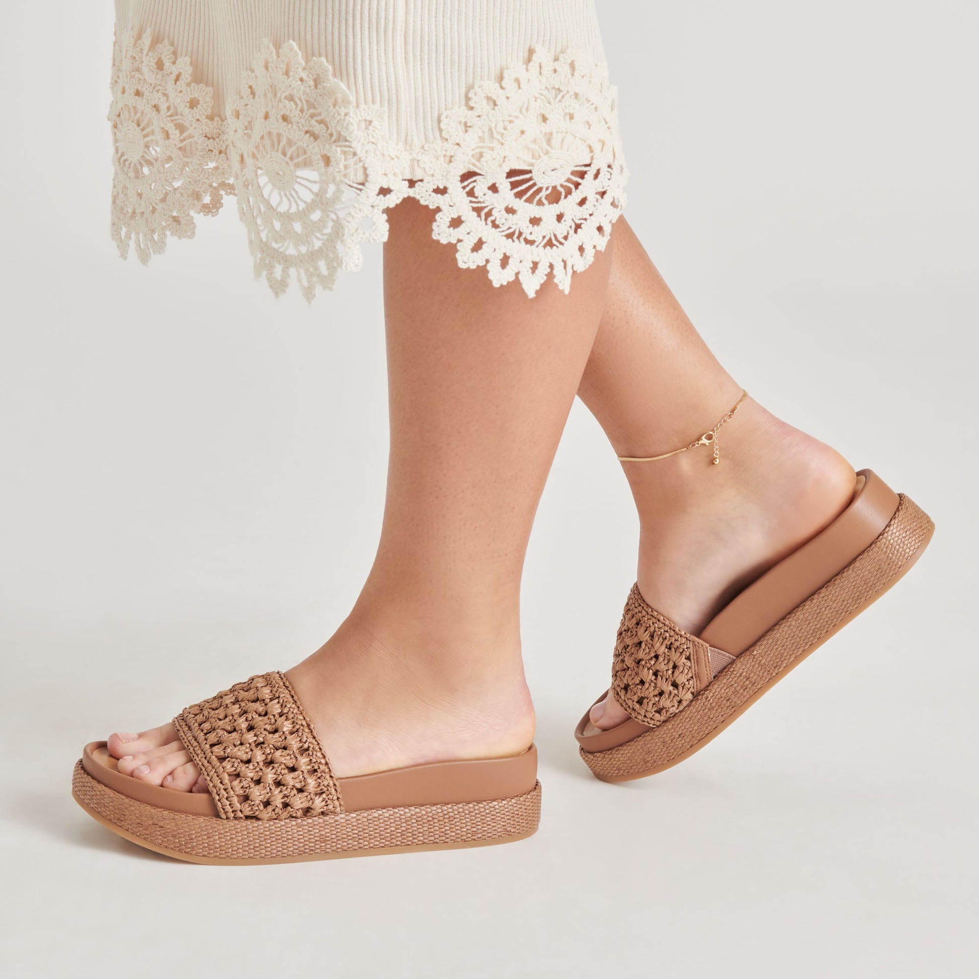 SIDONA SANDALS BROWN RAFFIA Dolce Vita
