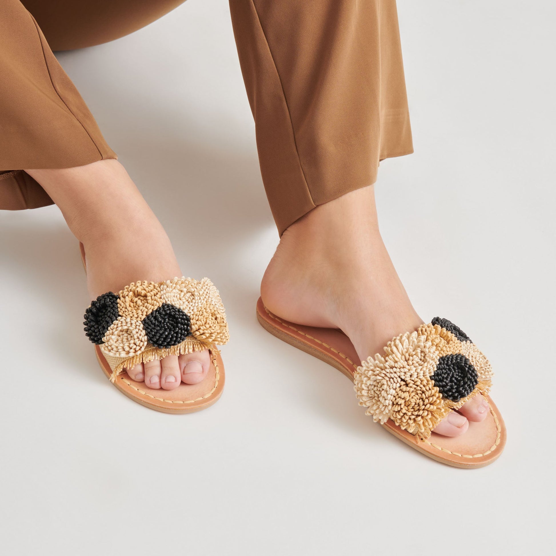 DANELA SANDALS BLACK NATURAL RAFFIA Dolce Vita