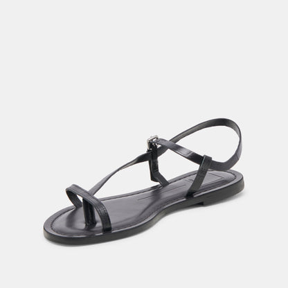 WANDRE SANDALS NOIR EMBOSSED LEATHER Dolce Vita