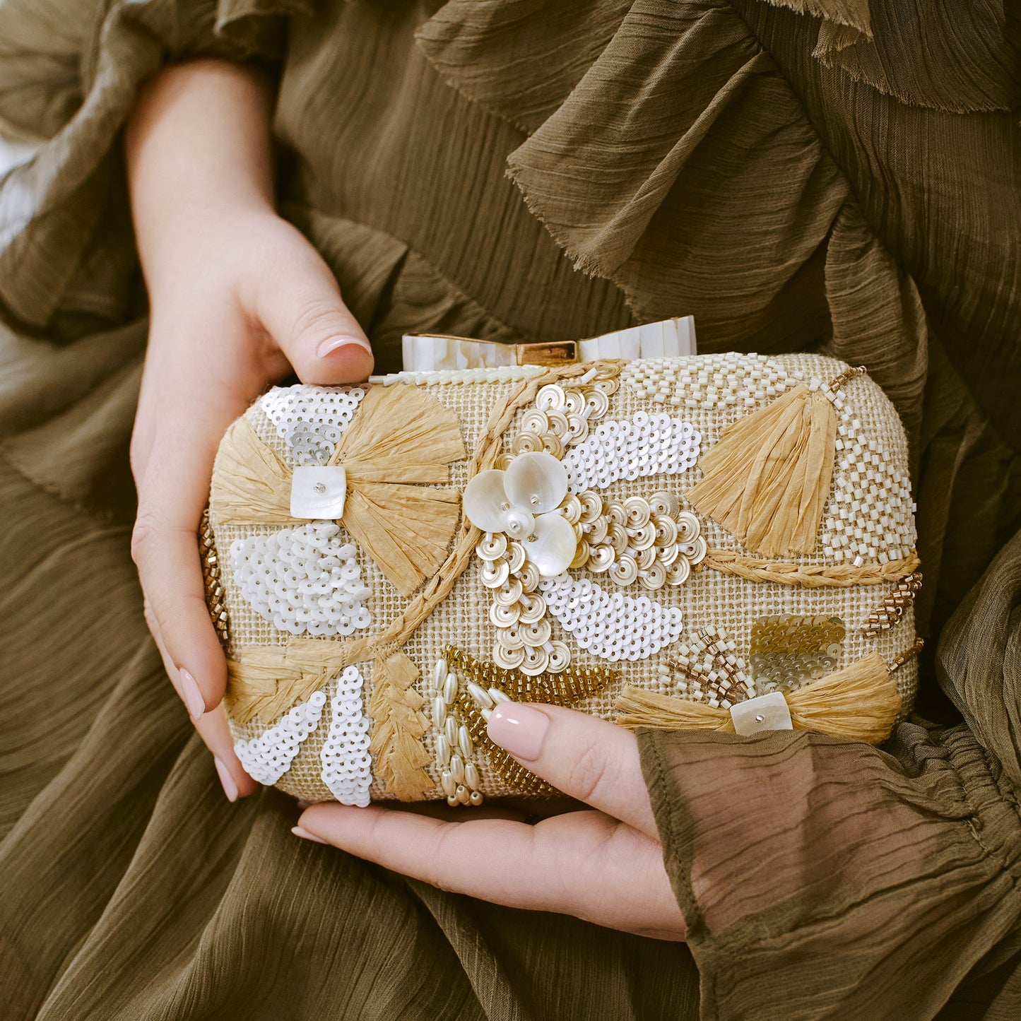 DAISY CLUTCH NATURAL MULTI BEADED Dolce Vita