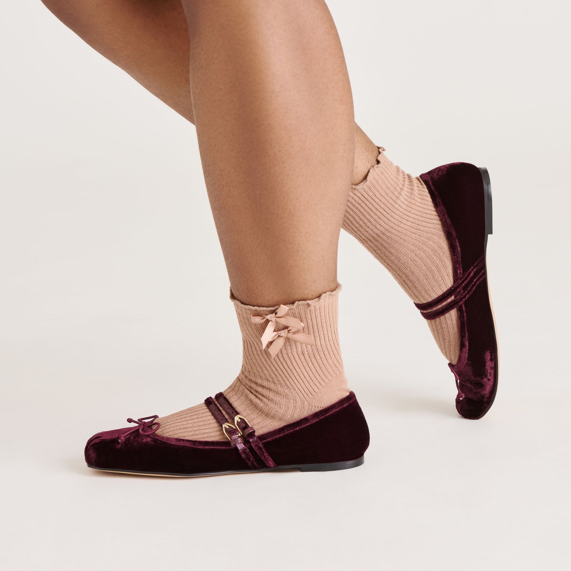 Lettuce Edge Bow Mocha Anklet Socks Dolce Vita