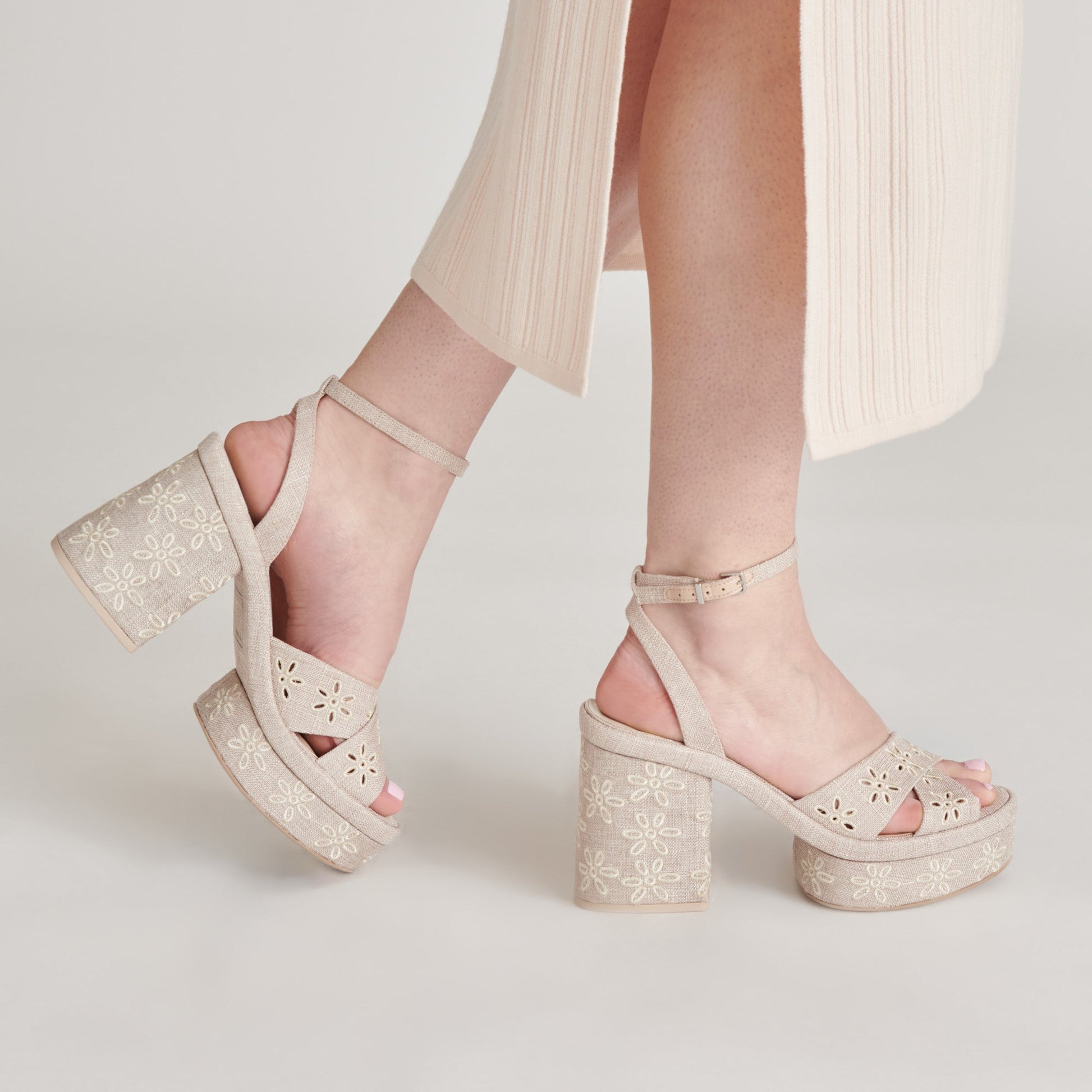 LAISHA HEELS ALMOND FLORAL EYELET Dolce Vita